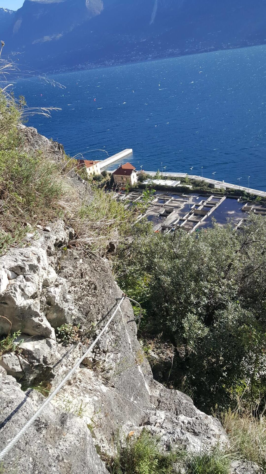 Ferrata e arrampicata a Campione del Garda con vista sul Lago di Garda