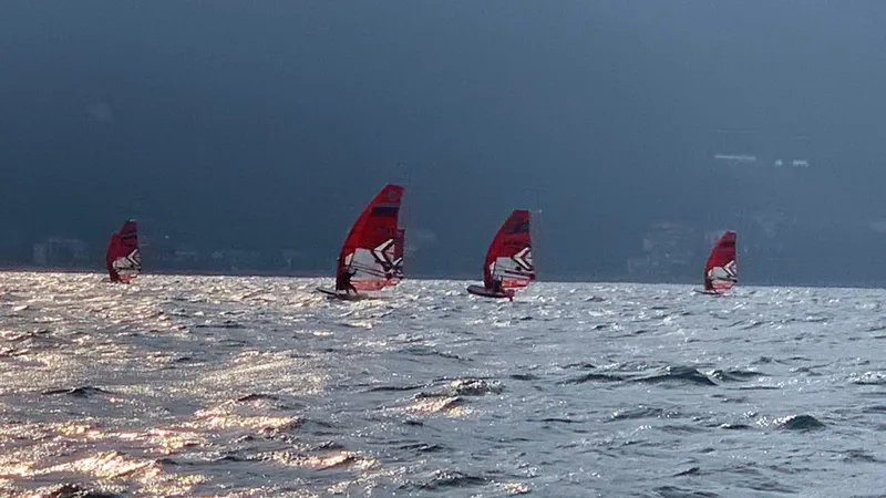 Die Winde Pelèr und Ora am Gardasee - perfekte Bedingungen zum Windsurfen in Campione del Garda